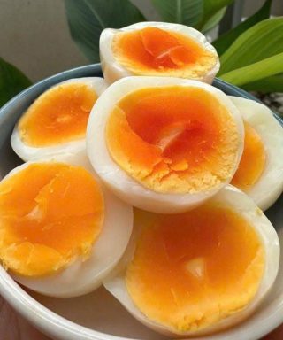 🥚 Jajka odkryte: Zaskakująca prawda o jedzeniu jajek każdego dnia